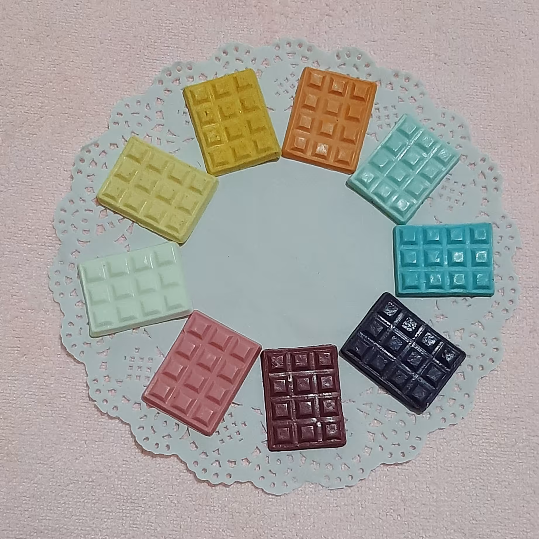 صابون( 10 عددی ) معطر  طرح شکلات مینیاتوری جیبی  مناسب جشن الفبا و حرف صاد کلاس اولی ، هدیه و گیفت  عروسی و جهیزیه ، 