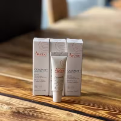 بالم لب سیکالفیت اون Avene