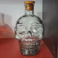 شیشه لوکس طرح جمجمه همراه با جعبه