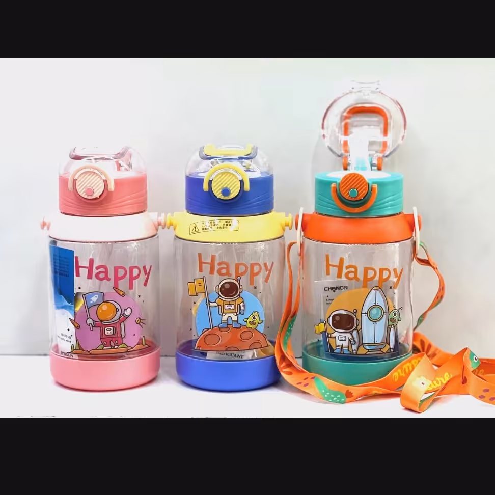 قمقمه نی دار فضانورد