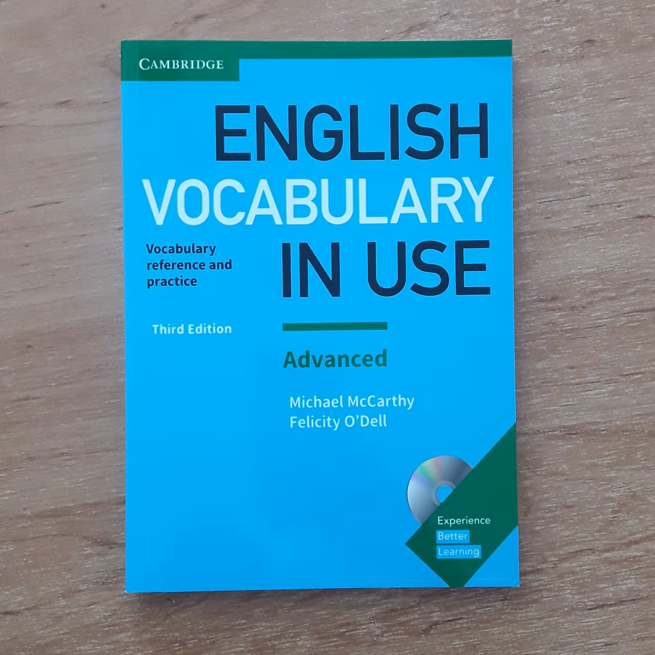 کتاب زبان وکبیولری این یوز  English Vocabulary In Use Advanced از انتشارات کمبریج