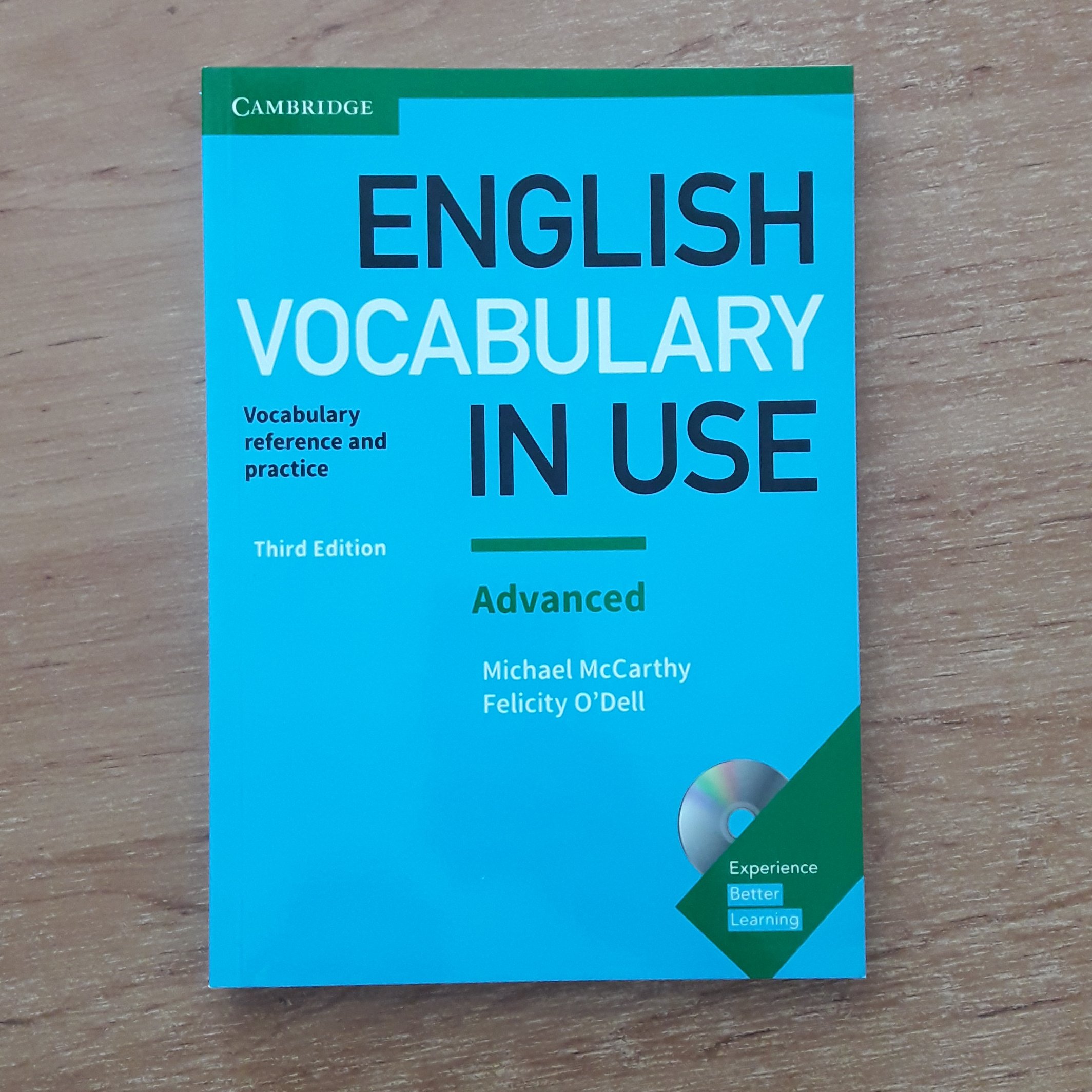کتاب زبان وکبیولری این یوز English Vocabulary In Use Advanced از انتشارات کمبریج