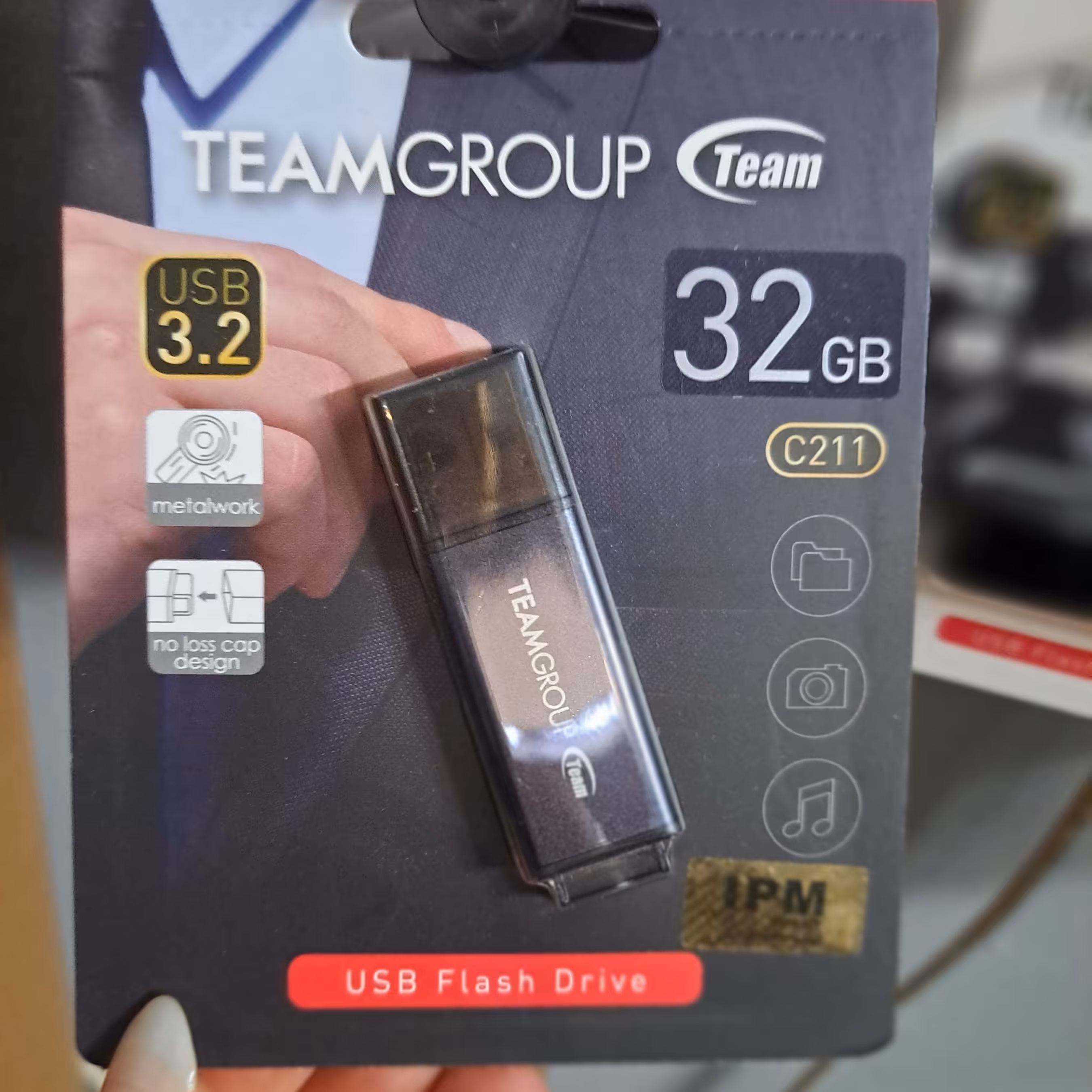 فلش مموری 32 گیگ تیم گروپ