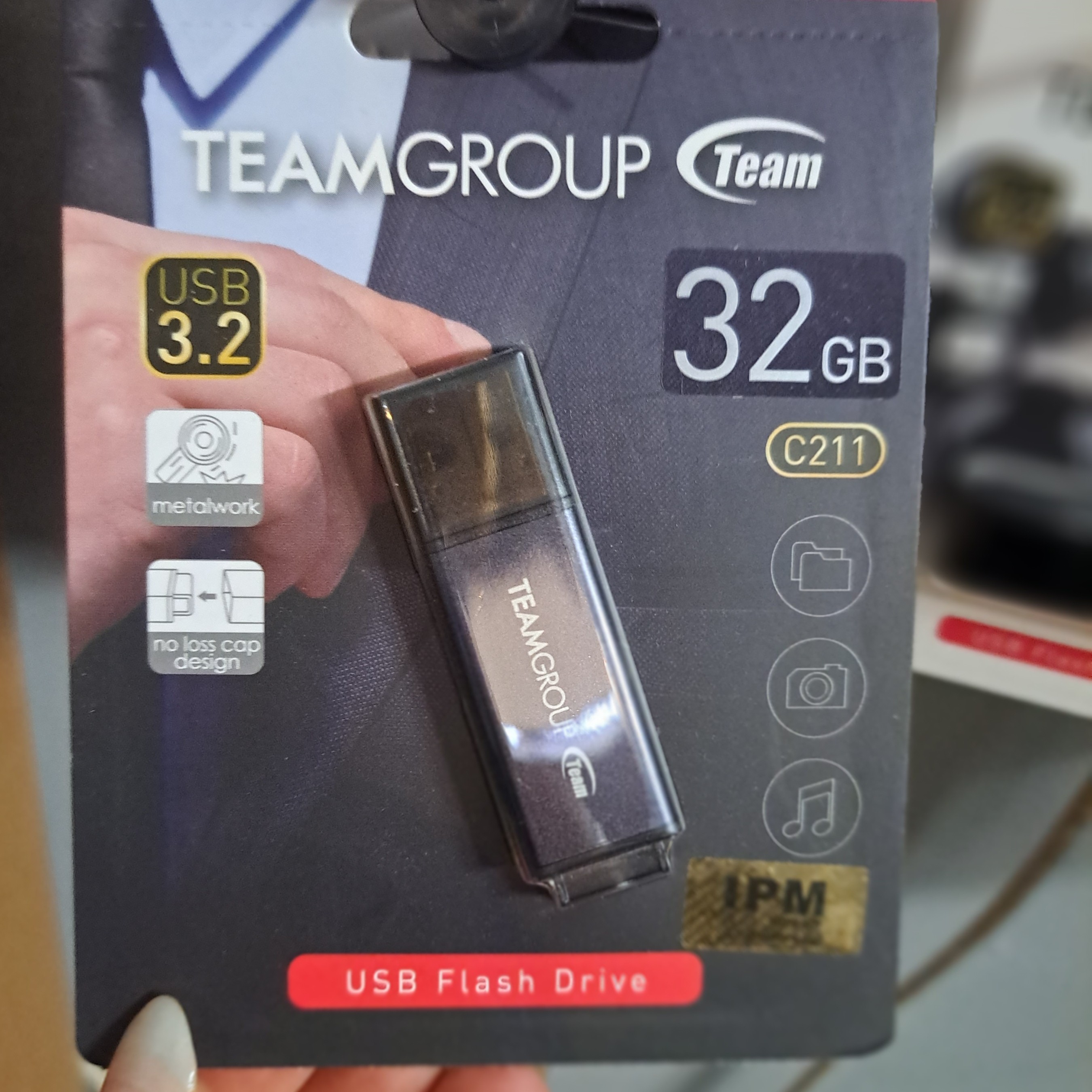 فلش مموری 32 گیگ تیم گروپ