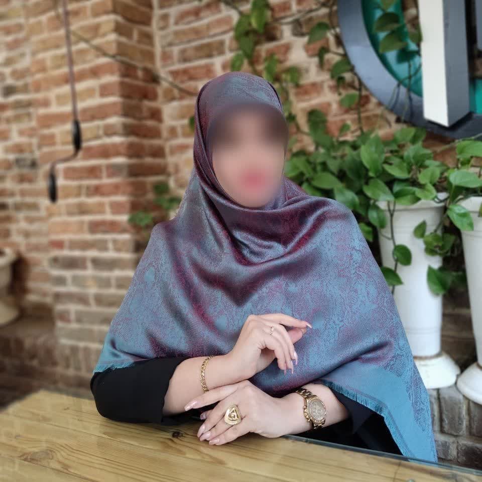 روسری نخ ابریشم ژاکارد دو رو لمه دار
ریشه پرزی کیفیت بی نظیر و متفاوت
سُر نمیباشد
قواره140
وارداتی درجه یک