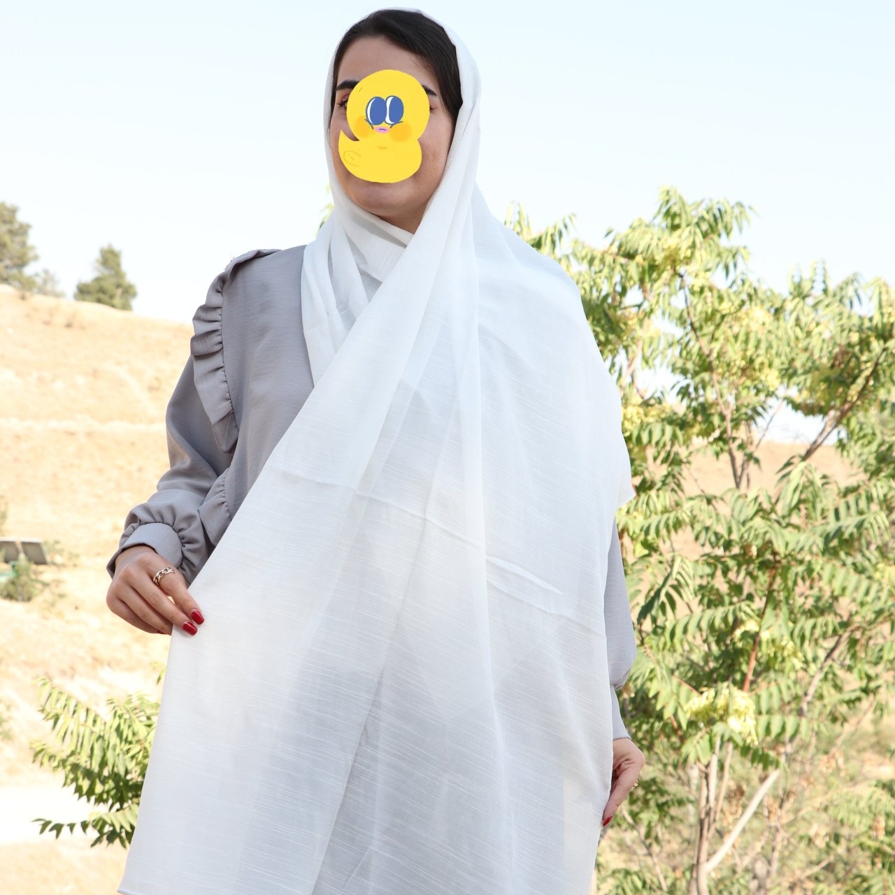 شال نخی ساده منگوله دار سفید