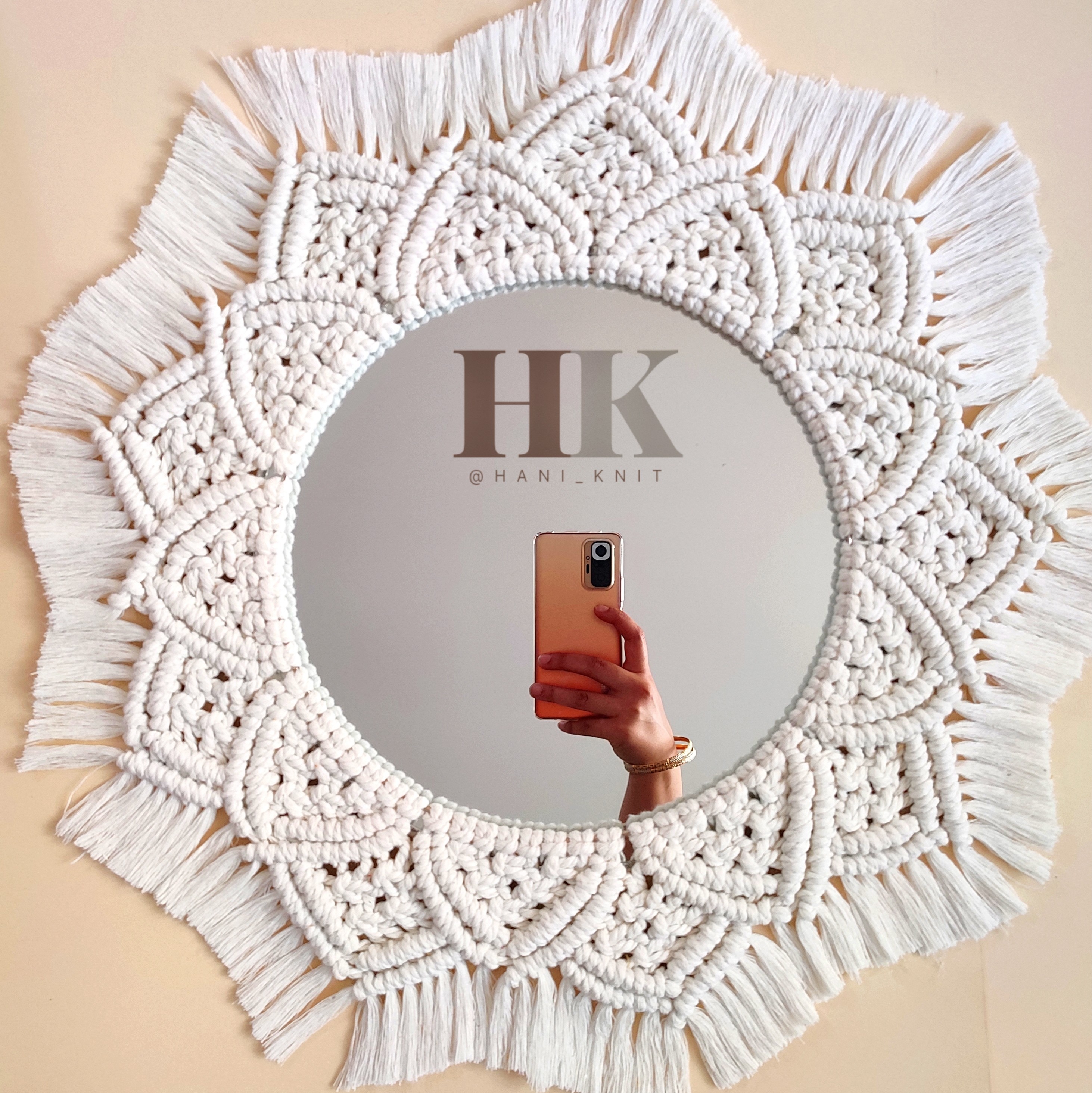 آینه گرد مکرومه بافی با فرم فلزی