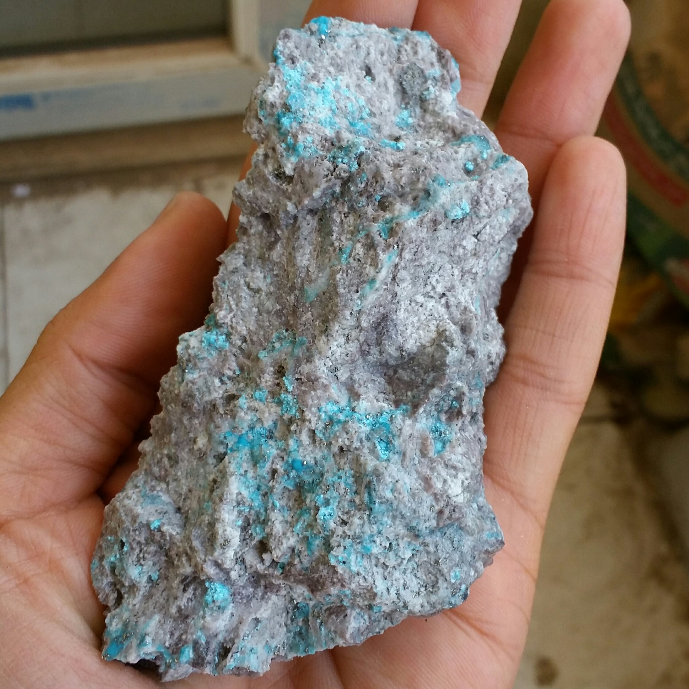 سنگ راف غولپیکر فیروزه نیشابور کلکسیونی شاهکار خلقت صد در100 طبیعی
محششر تصویر از تمام جهات نمونه
مختص کلکسیون