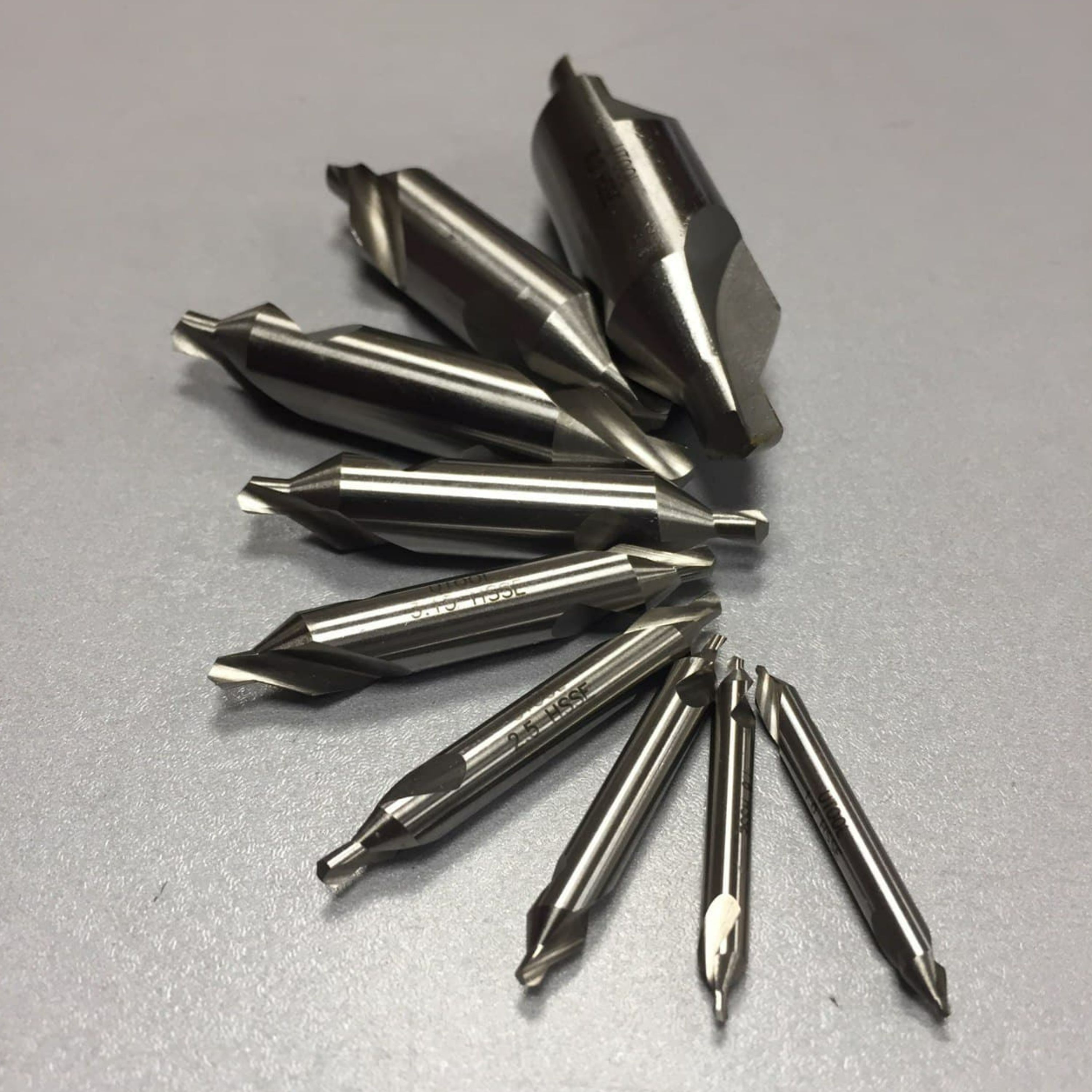 مته مرغک سفید سایز 5 UTOOL درجه یک چینی با سختی بالا و کیفیت عالی HSS-E