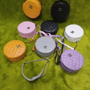 کیف پاسپورتی دایره ای