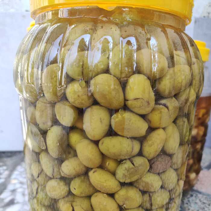 زیتون شکسته درجه یک طارم(1کیلویی)