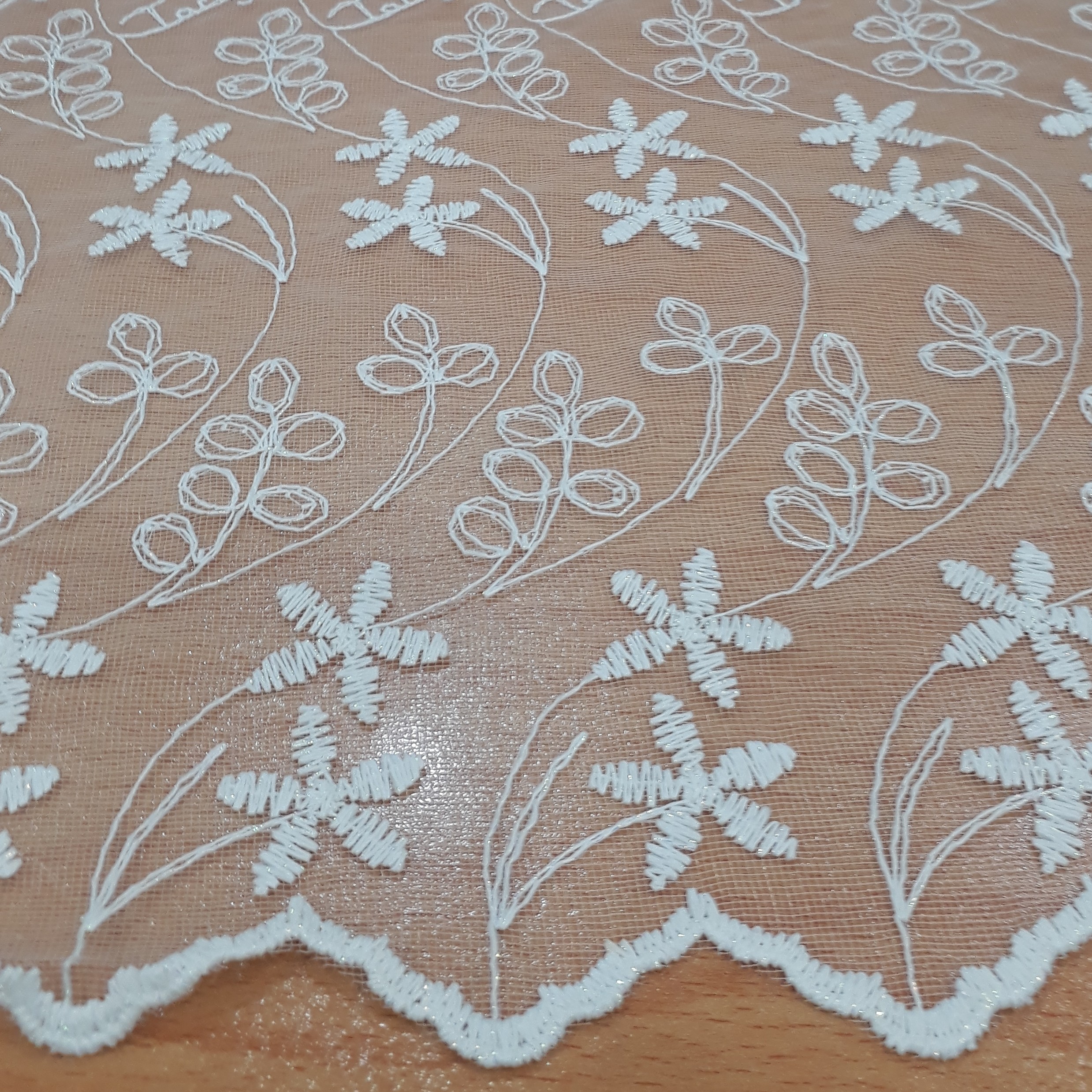 تور صدفی طرح گل ستاره ای محصول ترک مناسب پرده سالن پذیرایی اتاق و آشپزخانه