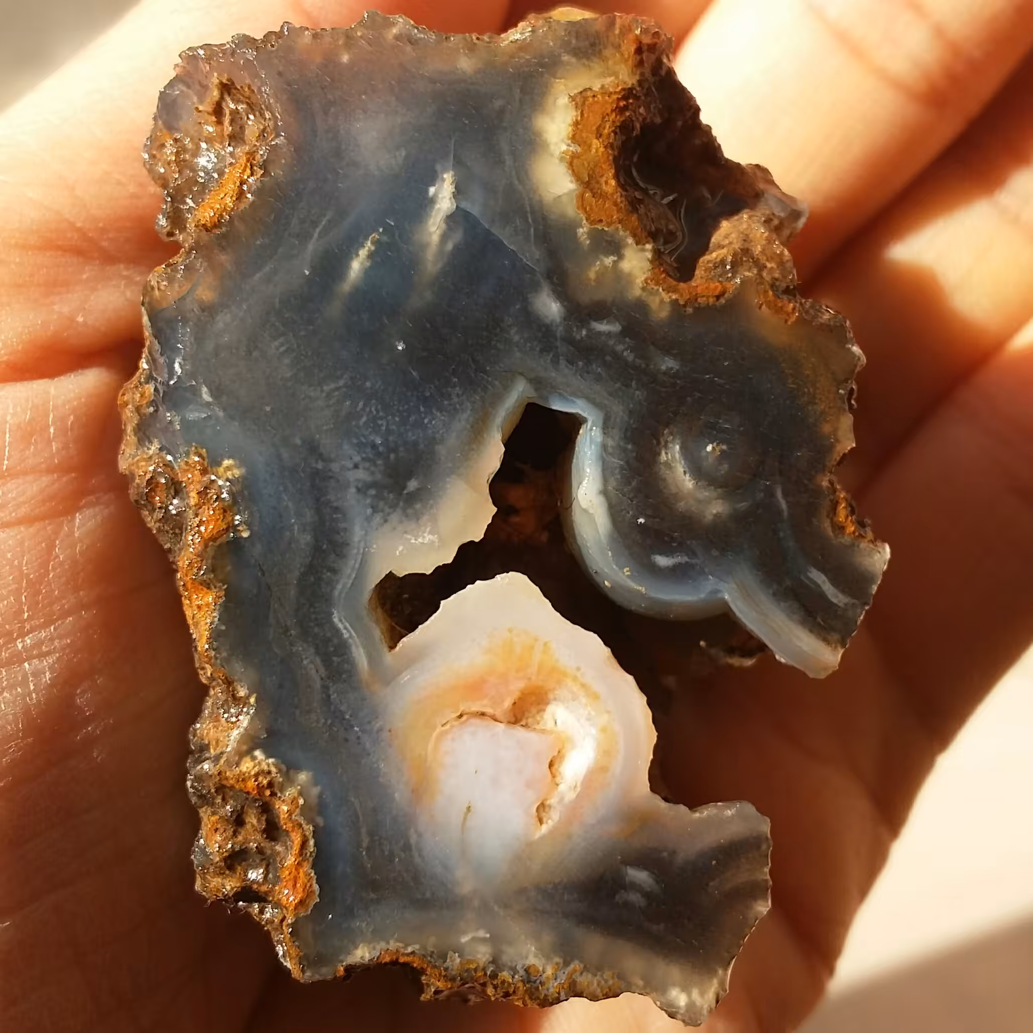 اسلایس سنگ راف عقیق سلیمانی رنگی محشر 
100درصد طبیعی
با قابلیت ساخت چند نگین محششششششر
