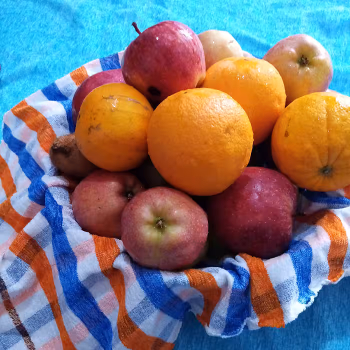 این نمونه دستبافت سنتی یک تیکه هست
که موارد استفاده برای نمگیر میوه وسبزیجات