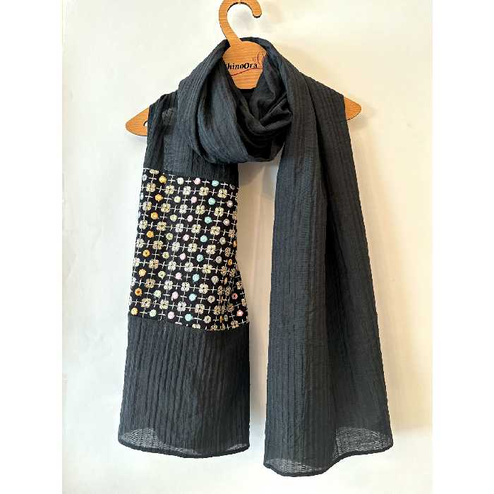 شال مزونی دست دوز  با پارچه سوزن دوزی هندی رنگ سیاه