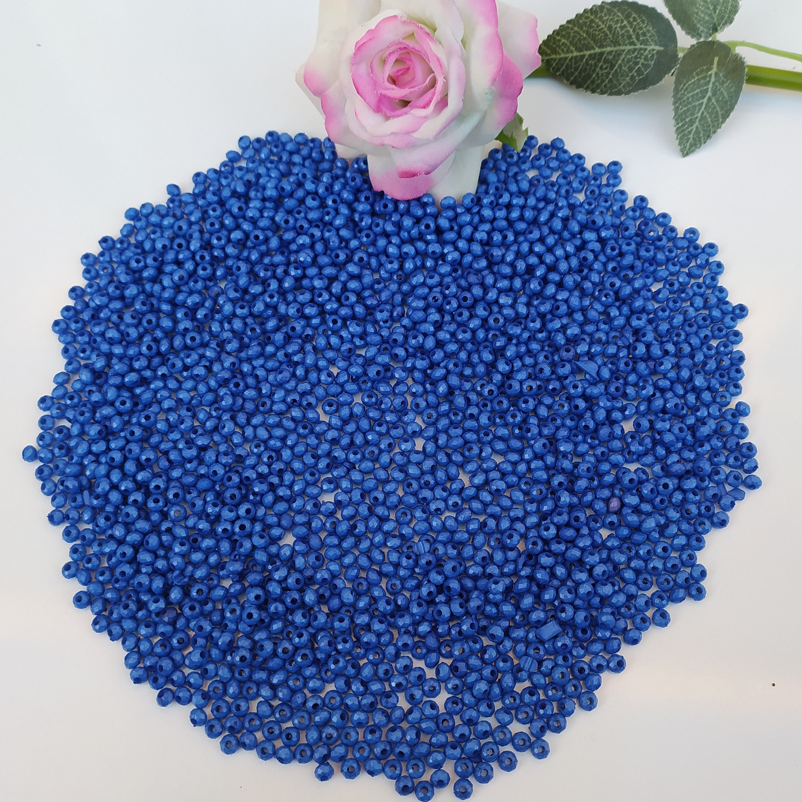 کریستال پلاستیکی عدسی یا بیضی سایز 4(پک 58گرمی)  2500 عددی آبی کاربنی