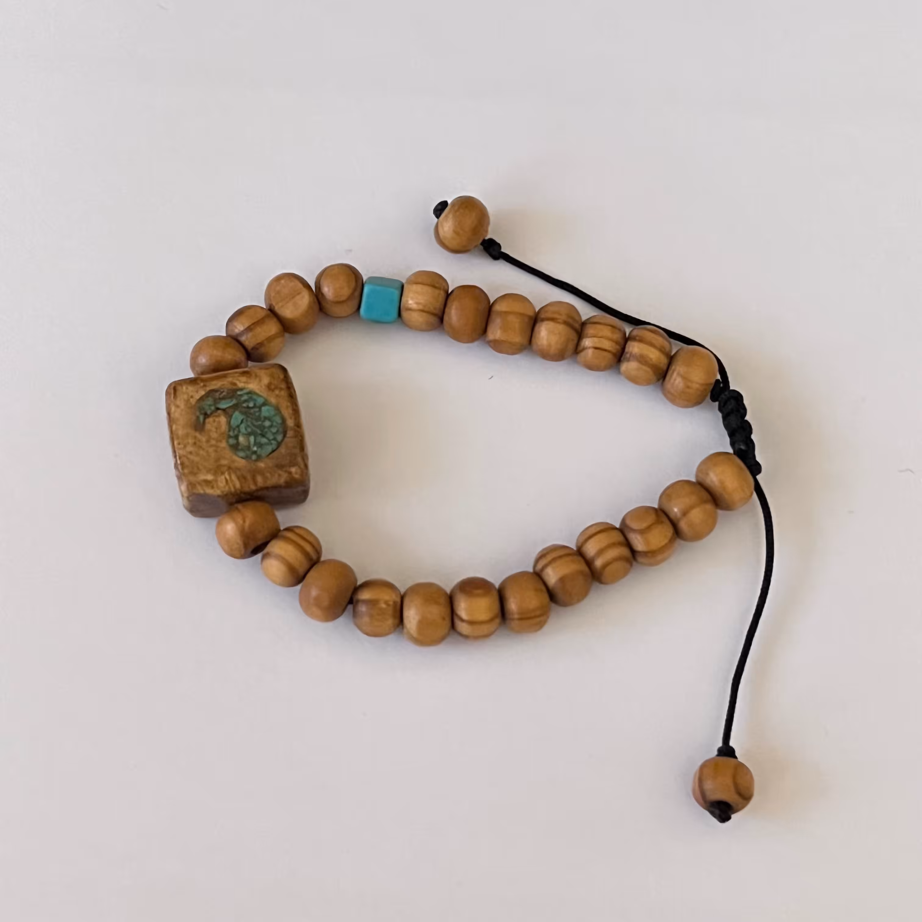 دستبند چوبی مهره دست ساز