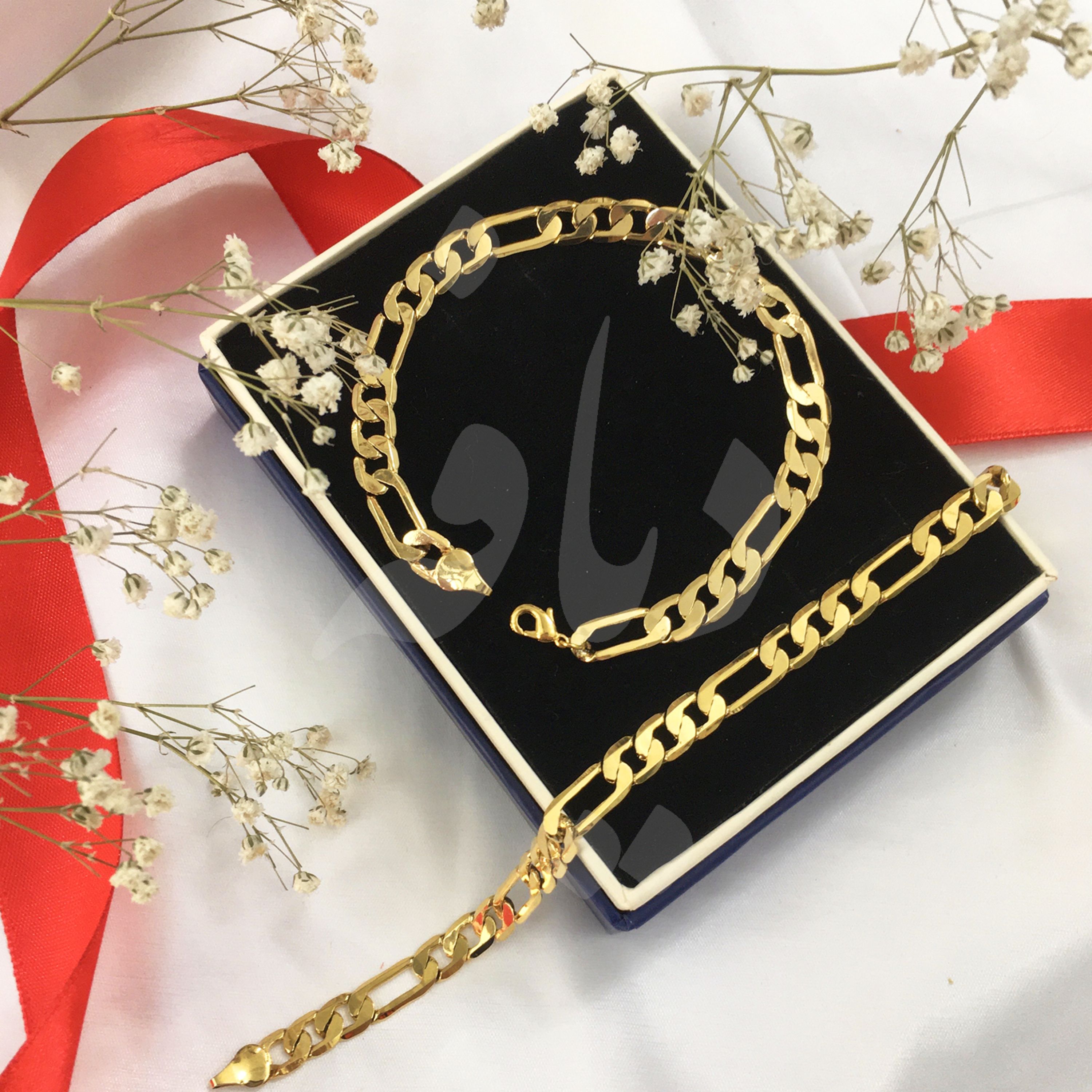 دستبند استیل کارتیر مدل فیگارو رنگ طلایی برند ژوپینگ