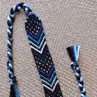 دستبند دوستی طرح چارلی ( آبی ) محصول کاملا دستساز تیم گوزن آبی