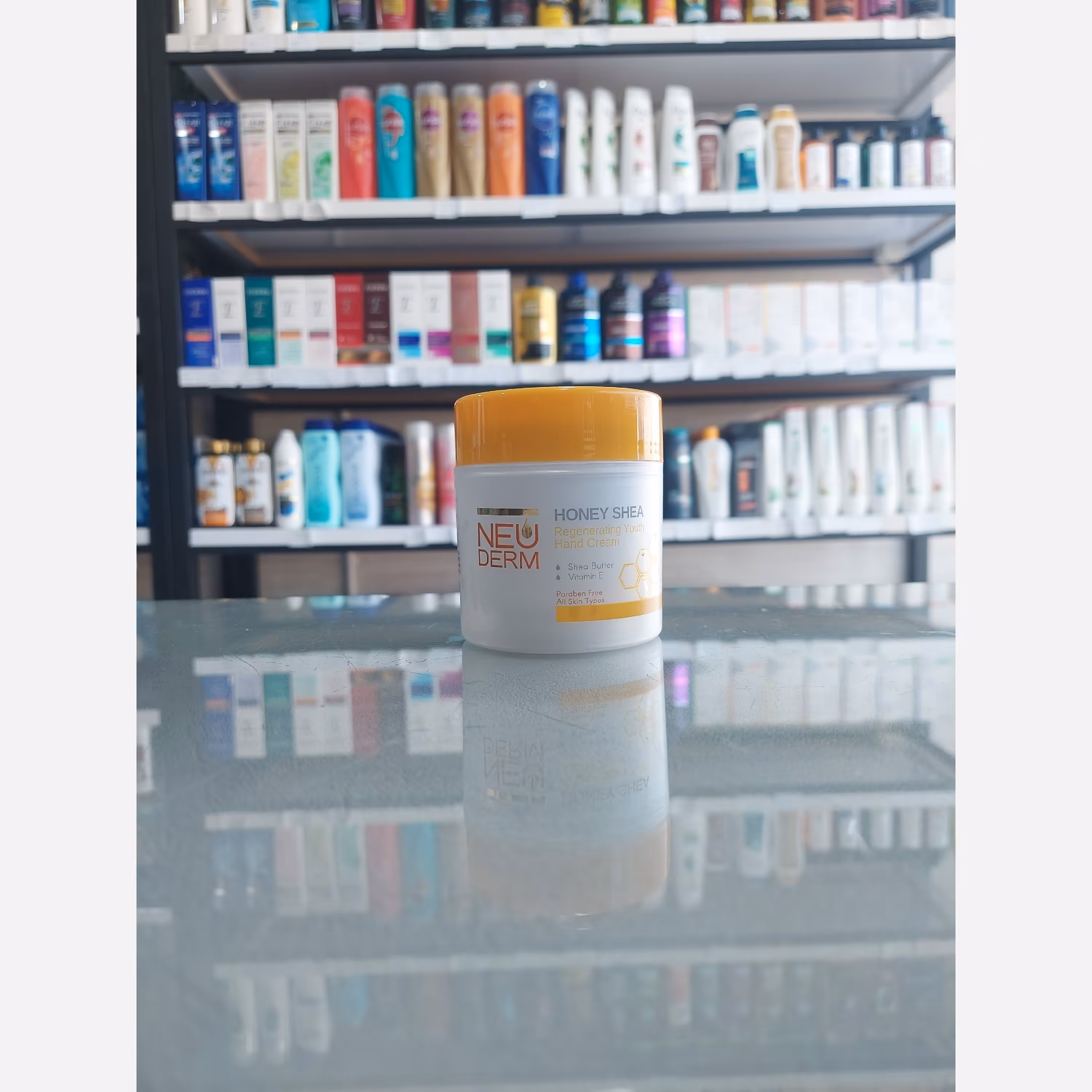 کرم دست مرطوب کننده کاسه ای نئودرم 150 میل