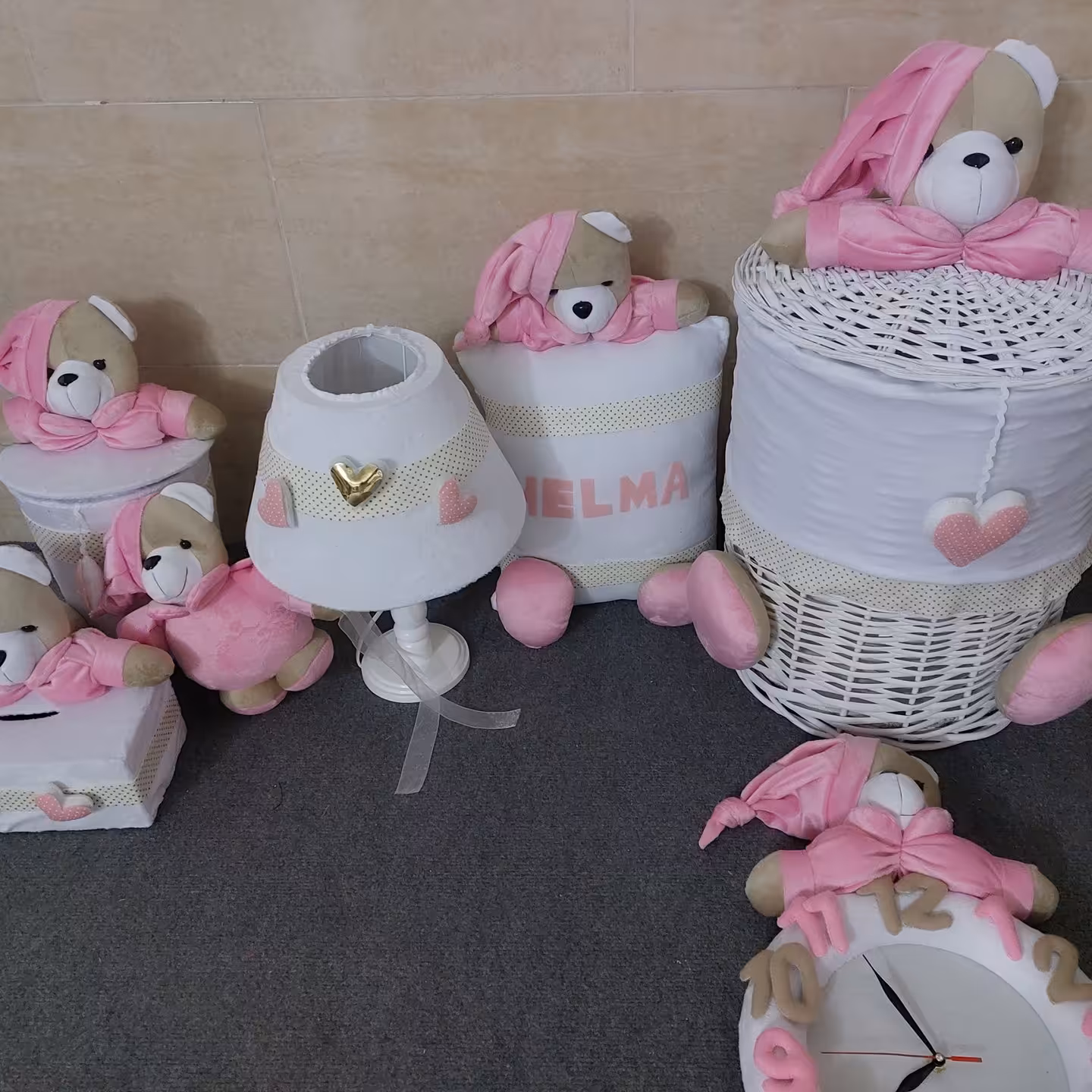 سبد لباس و ساعت.سطل  و جادستمال.کوسن.آباژور