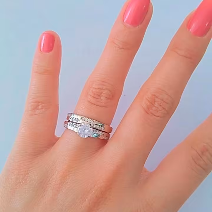 حلقه و پشت حلقه نقره زنانه  عیار 925با آبکاری طلا سفید بدون ریزش نگین ضد حساسیت 