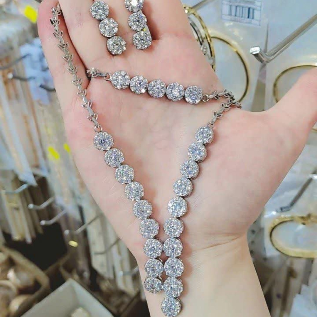 سرویس جواهری نگین دار طرح طلا.کد 330360430.جنس برنجی.دوام رنگ بالا 4