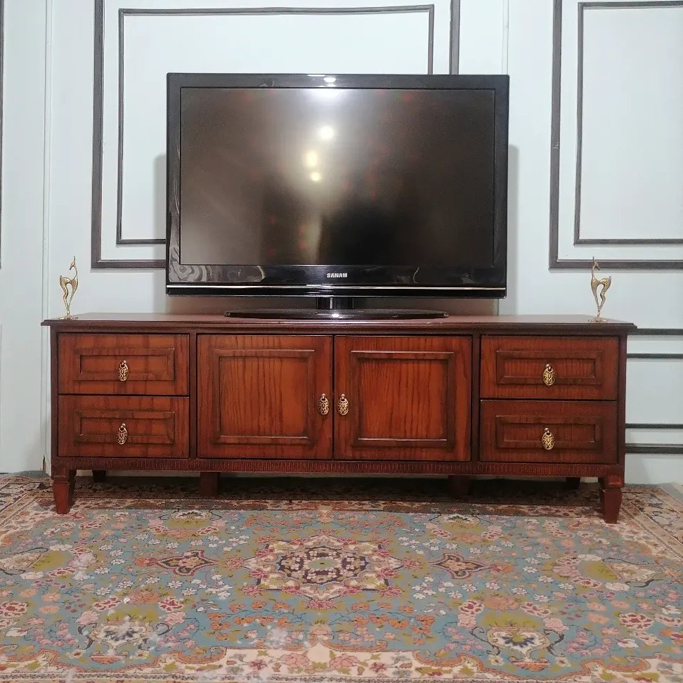 میزتلویزیون نئوکلاسیک فندقی سایز 160 (پس کرایه)