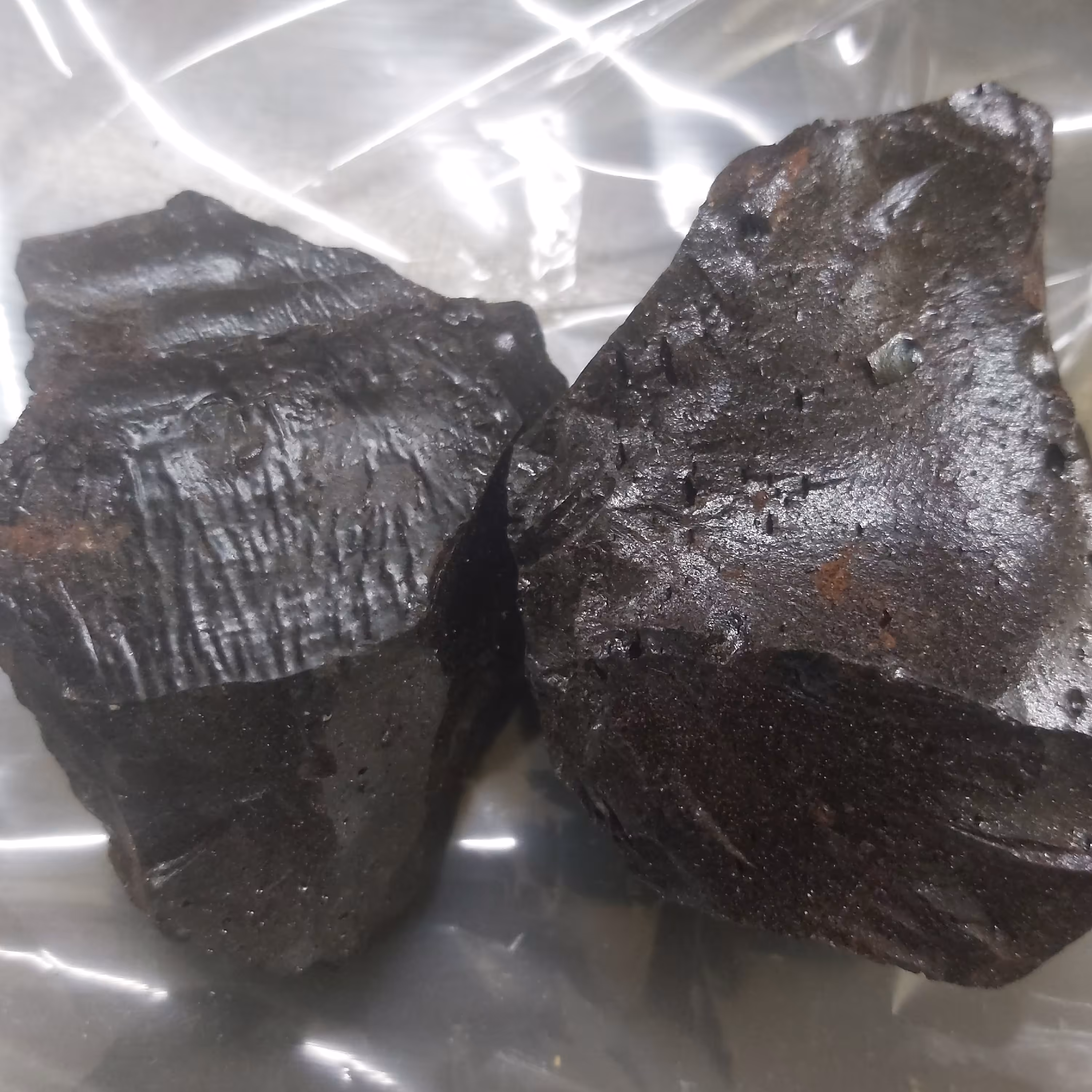 عصاره شیرین بیان تهیه شده از ریشه شیرین بیان 