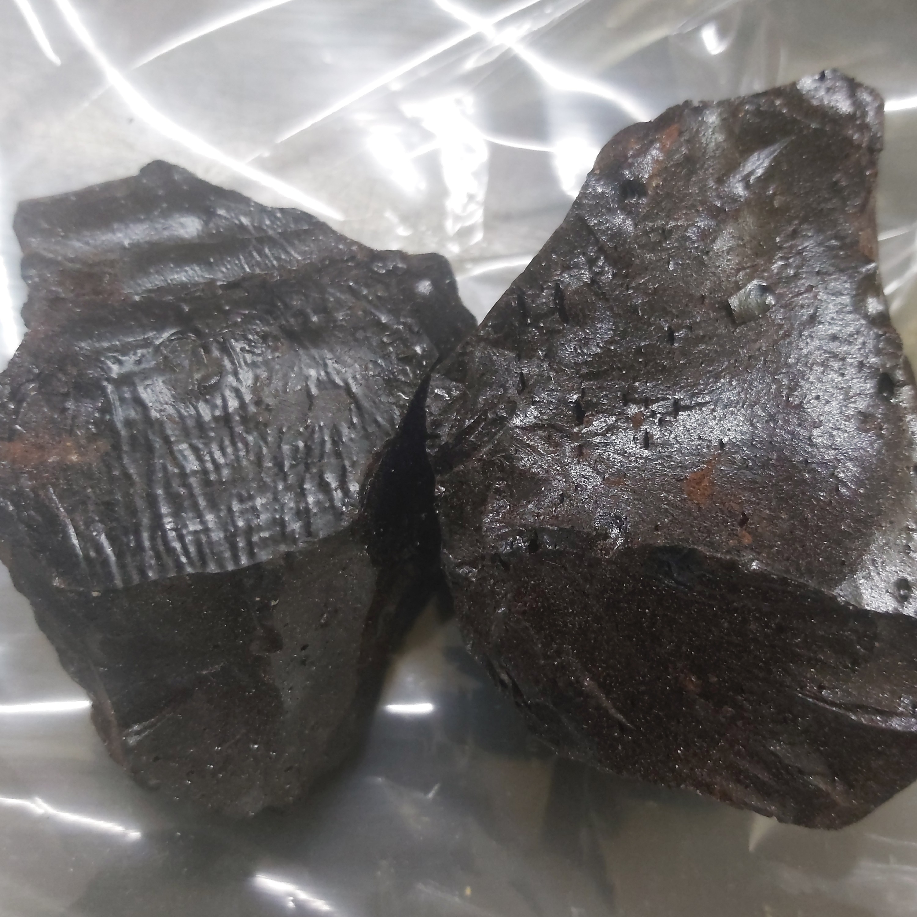 عصاره شیرین بیان تهیه شده از ریشه شیرین بیان 