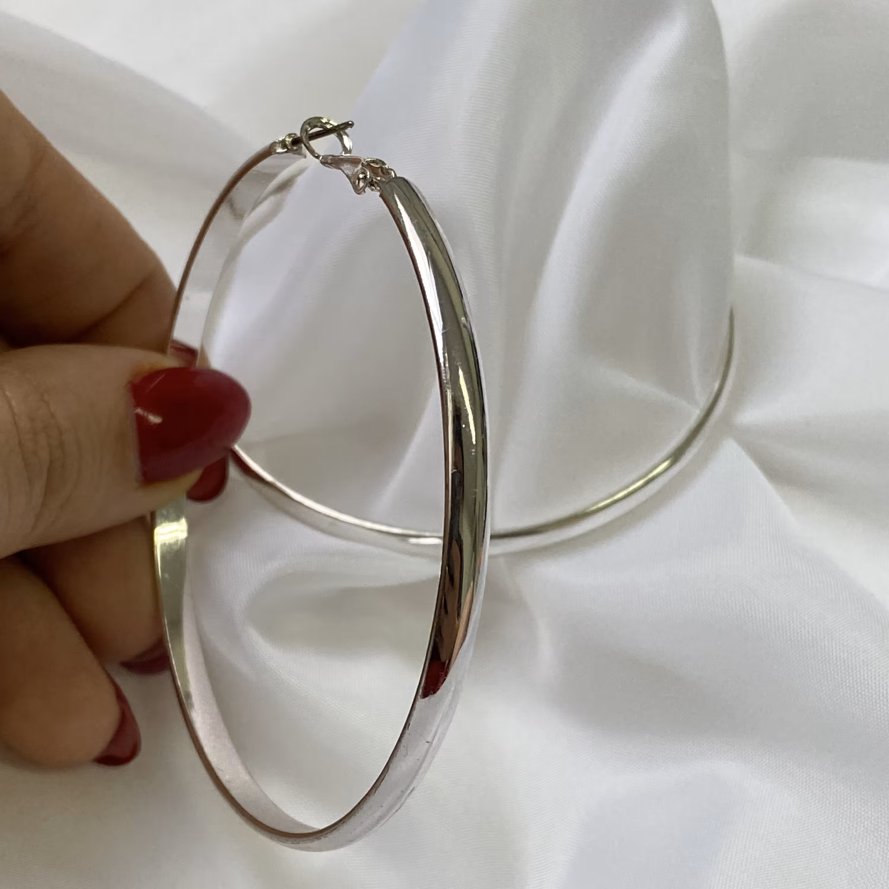 گوشواره حلقه ای بزرگ