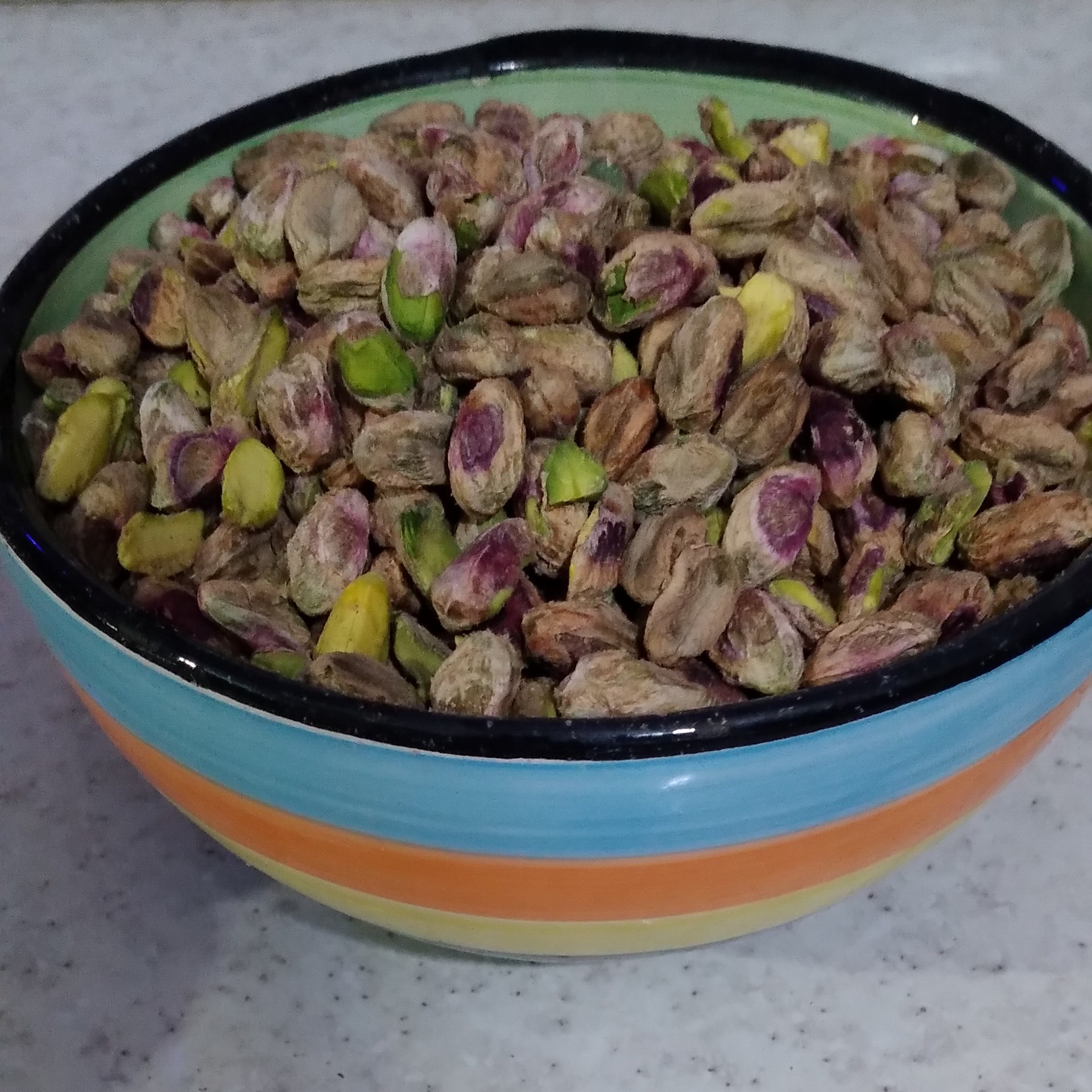 مغز پسته متوسط