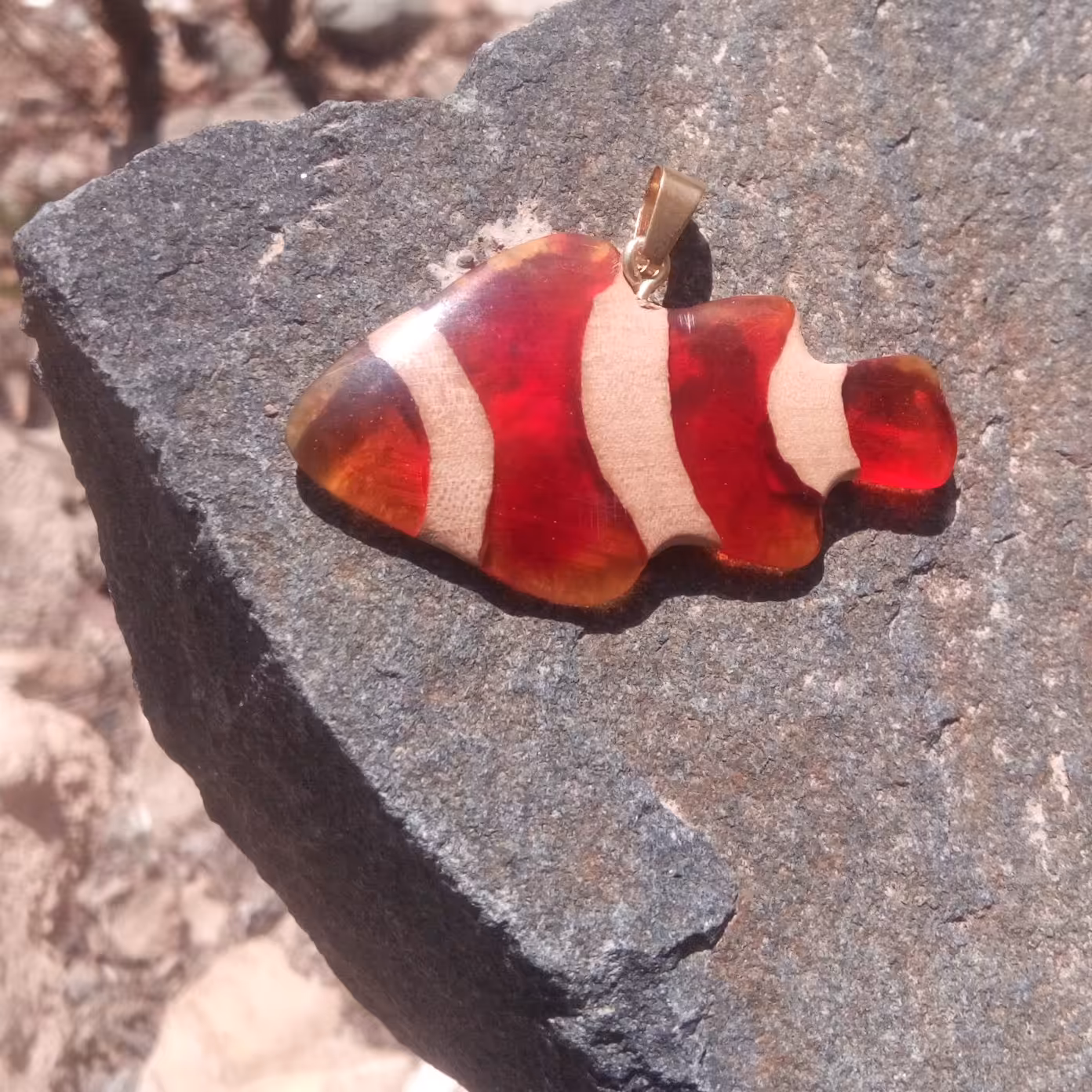 گردنبند چوب رزین کد4