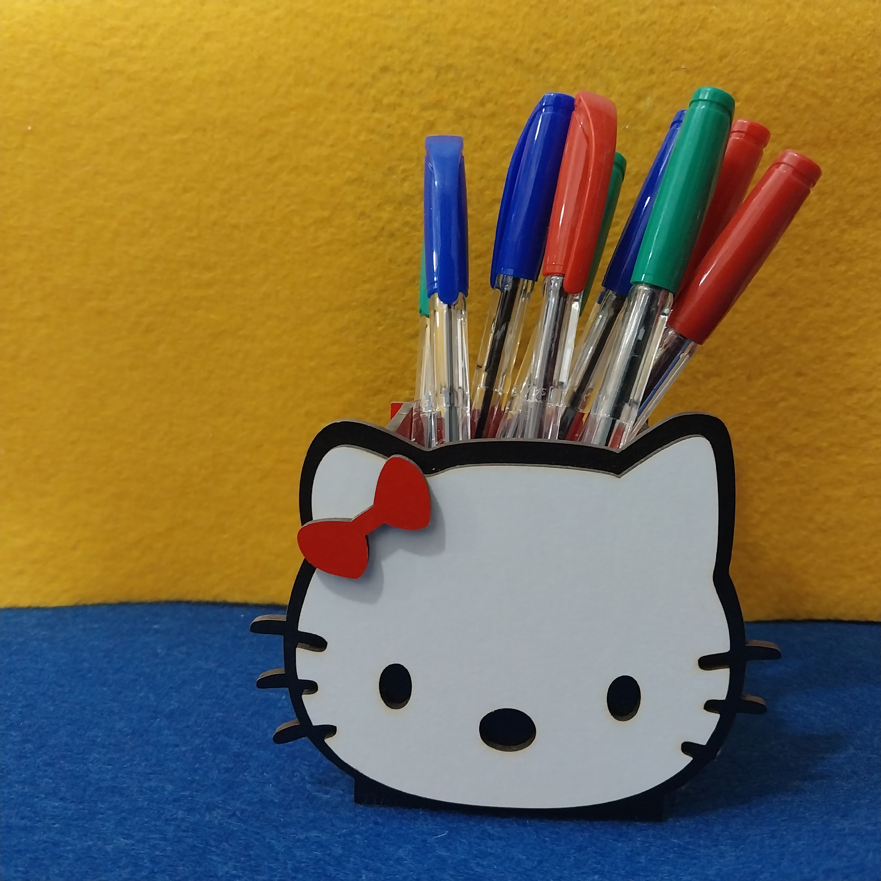 جامدادی رو میزی طرح کیتی 