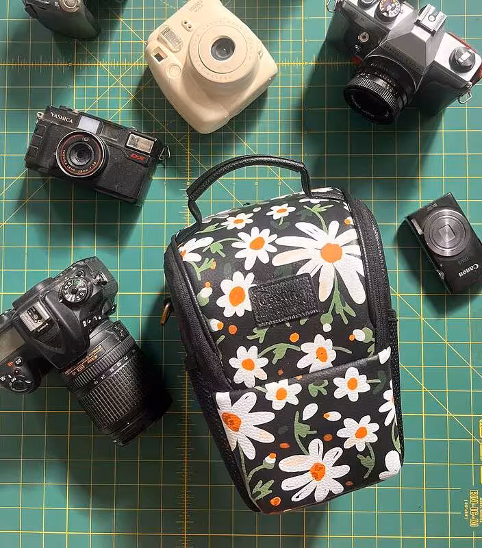 کیف دوربین شانه آویز طرح بابونه