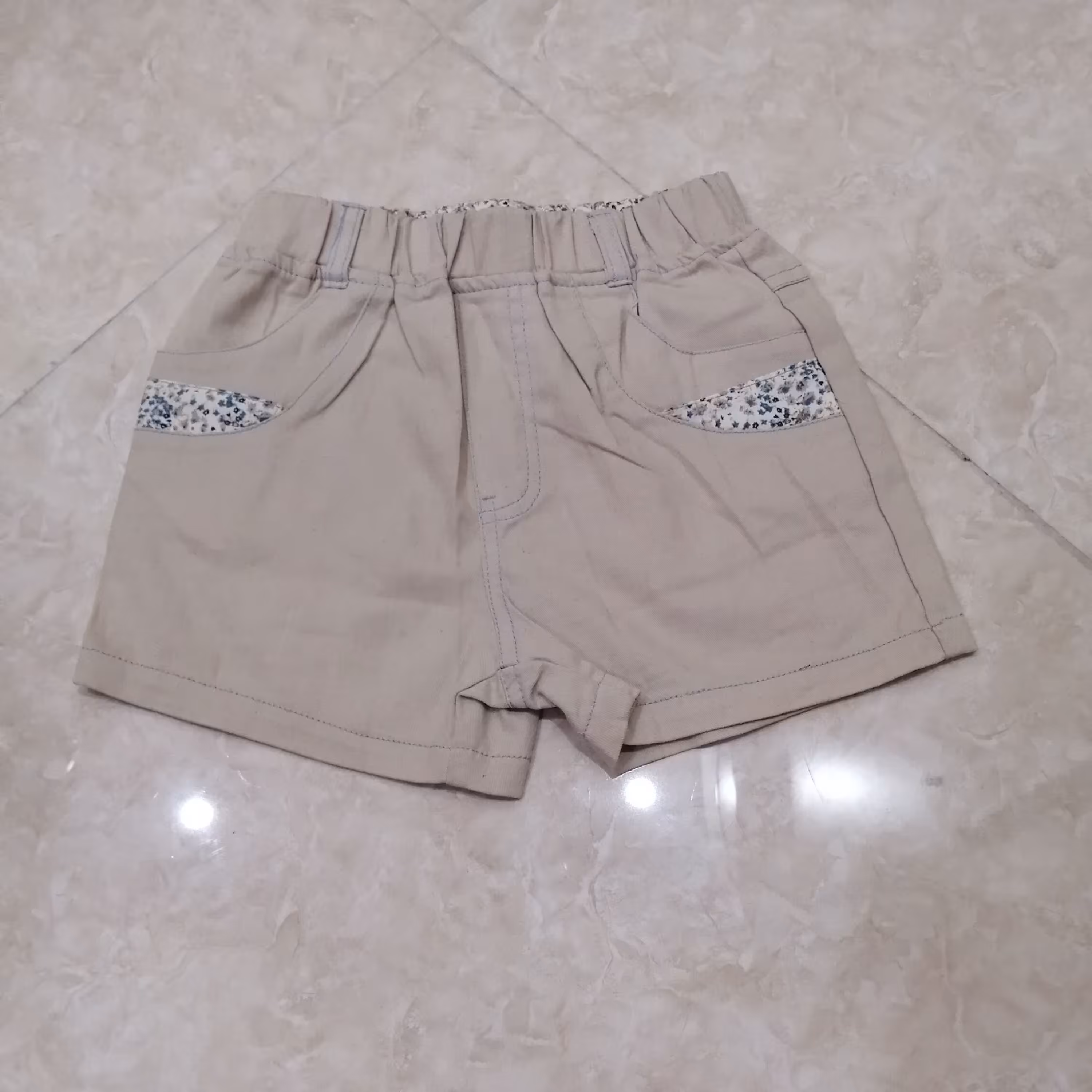 شلوارک دخترانه کتان  وارداتی با کمر کش  فوق العاده راحت 