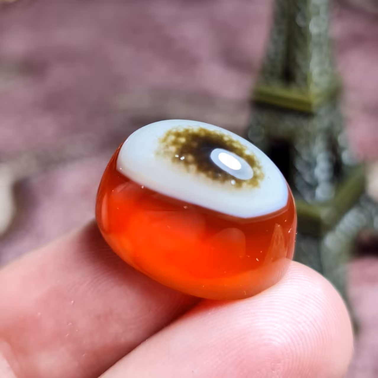  نگین سنگ عقیق سرخ کلاه دار بسیار خاص خراسانی اصل معدنی کد 25157