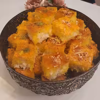 کیک باقلوا با عطر هل و زعفران و گلاب در بسته بندی  یک کیلویی 