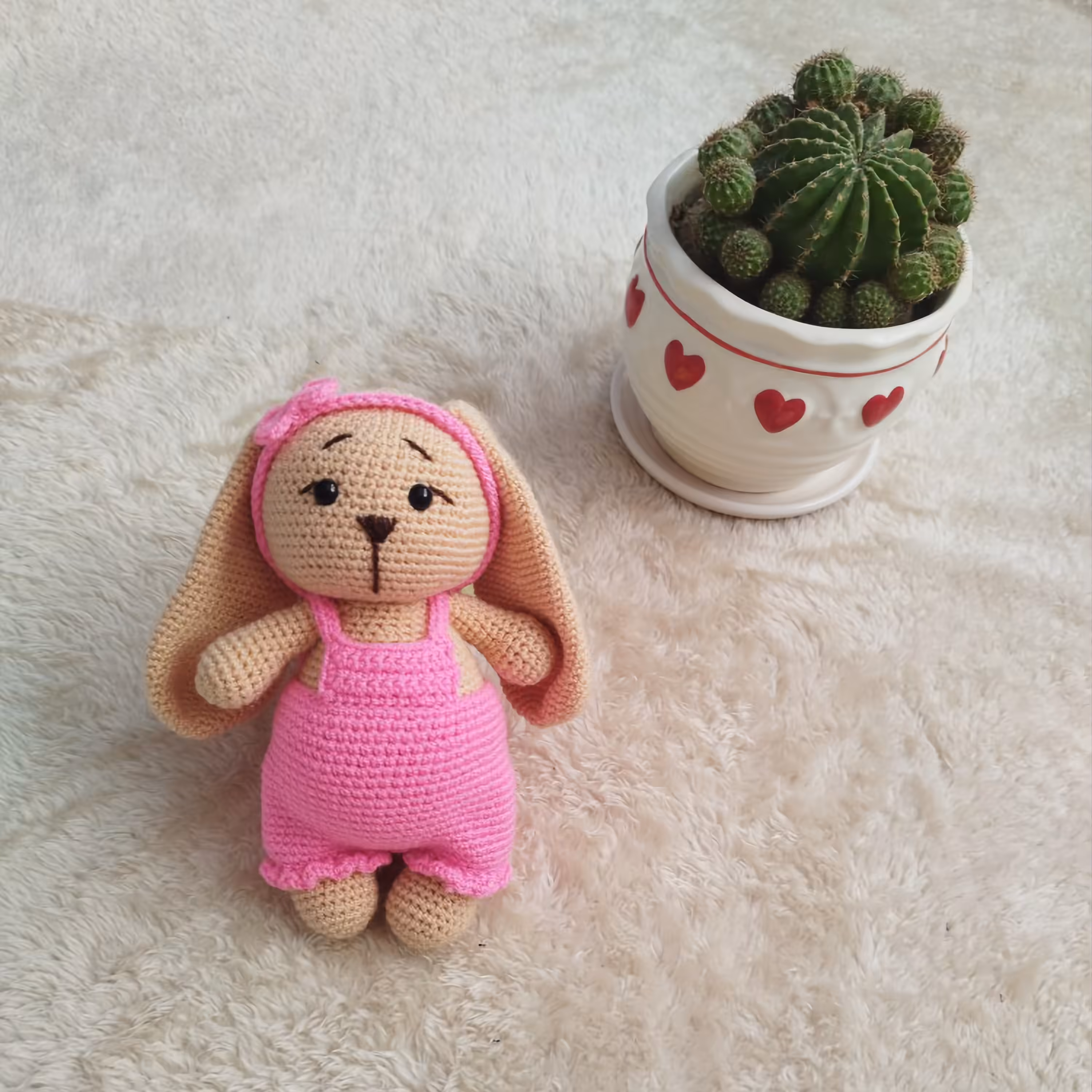 خرگوش بلا قد20سانت بافته شده با کاموای ایرانی پرشده با پشم شیشه