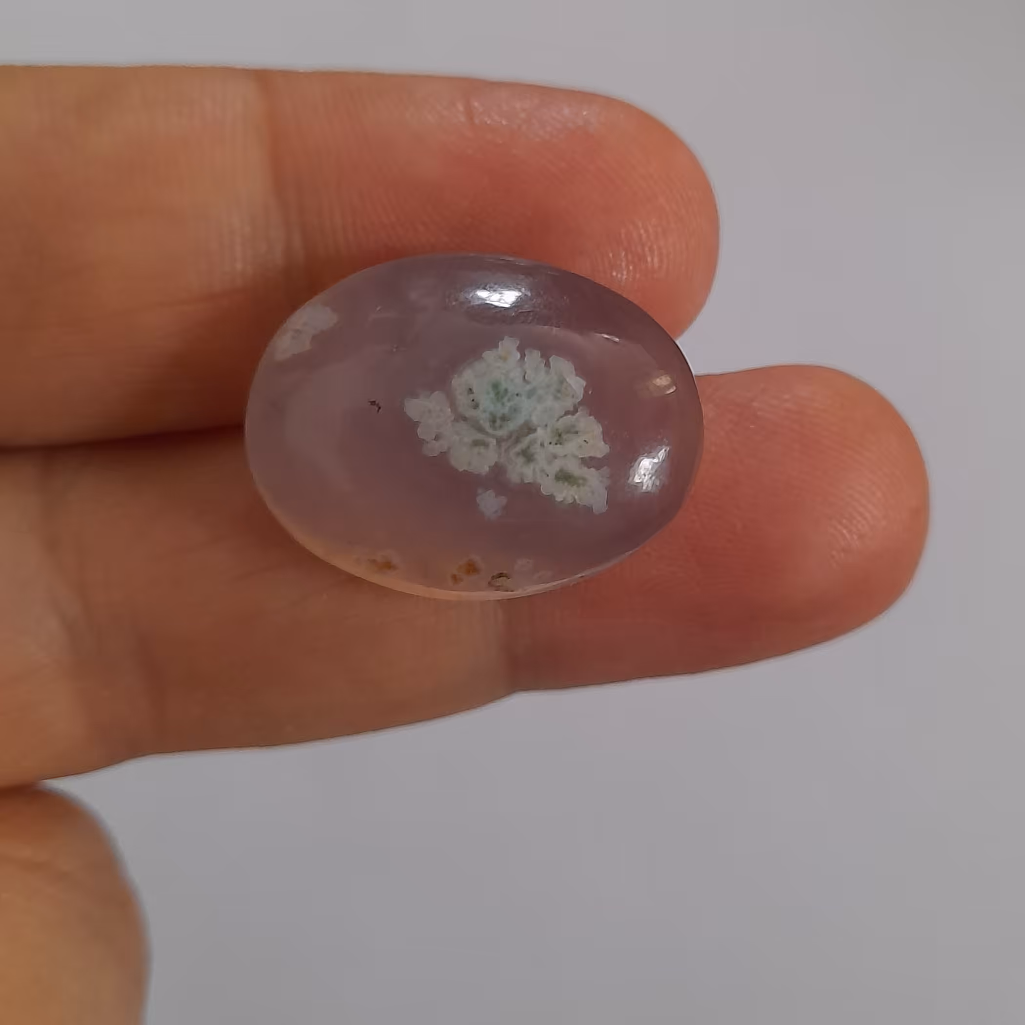 نگین عقیق سوسنی با منظره شجر. خاص وزیبا  مناسب مشکل پسندان بدون هیچ عیب وایراد