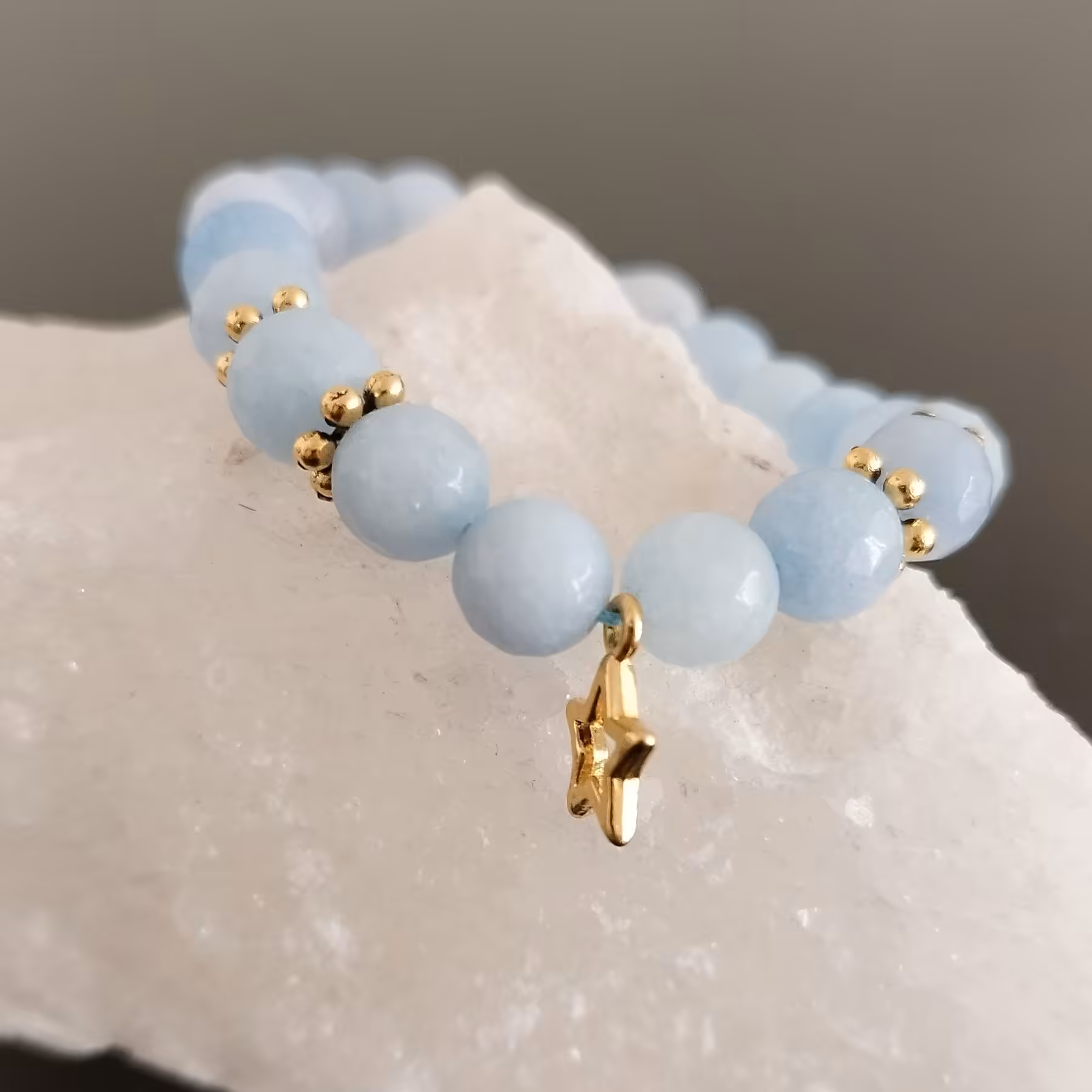 دستبند سنگ جید آبی با پلاک ستاره