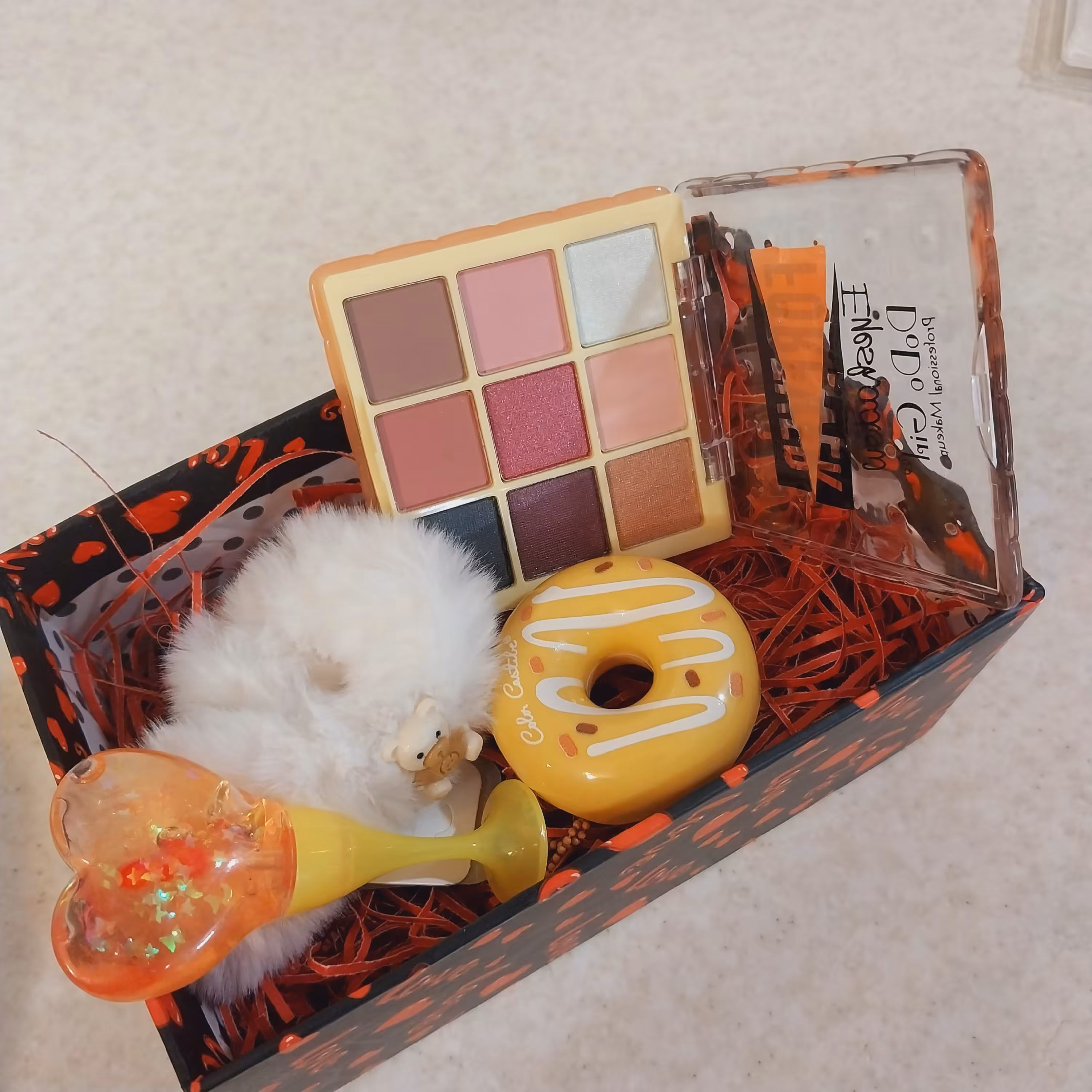 باکس هدیه دخترانه تولد و روز دختر نارنجی و زرد