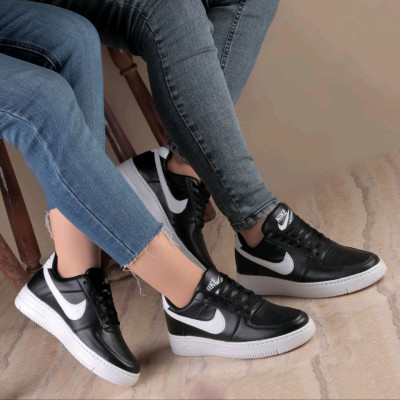 کتانی زنانه و مردانه Nike