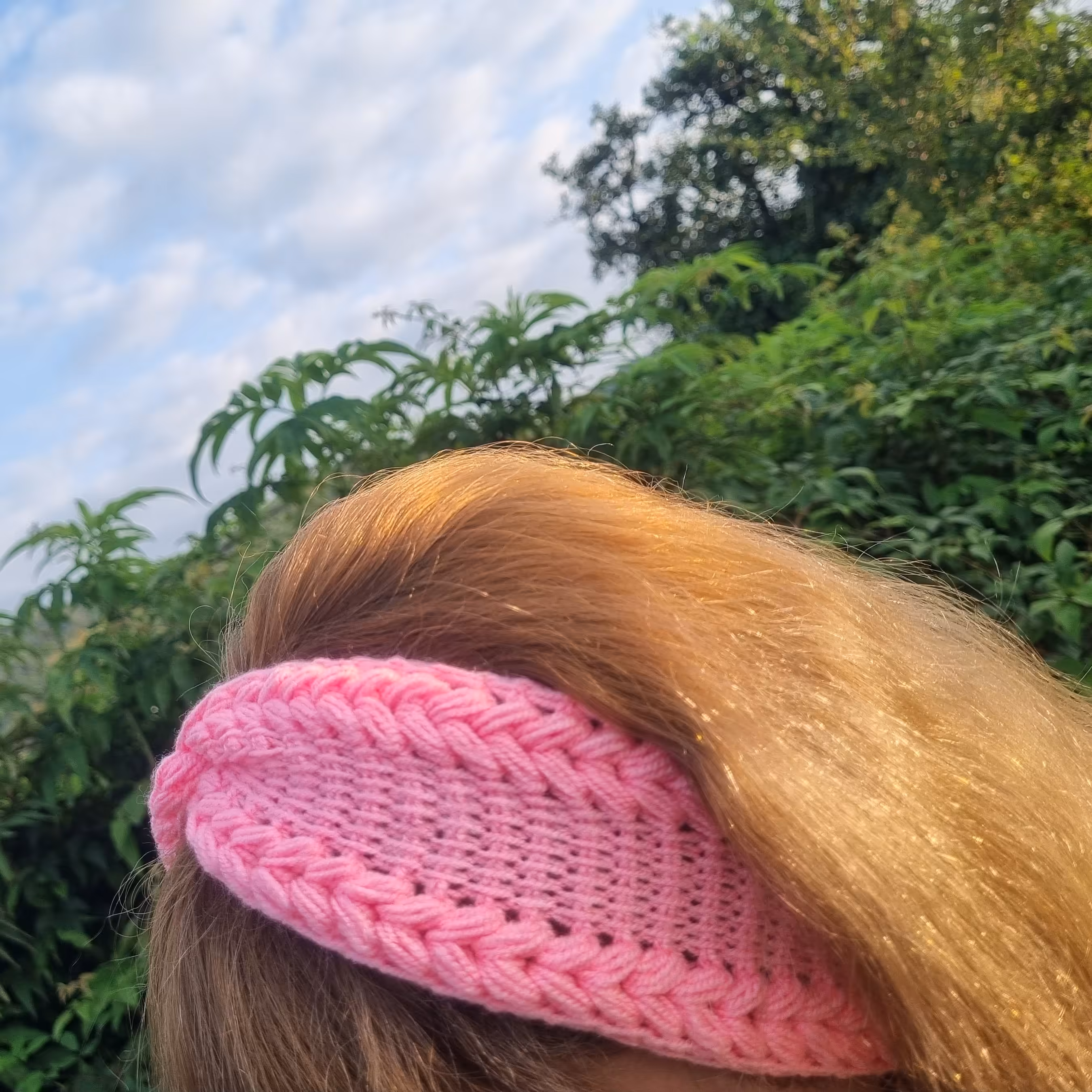 هدبند صورتی بافتنی دخترانه