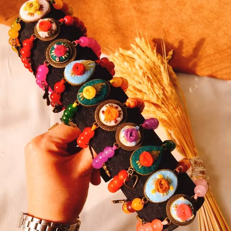 دستبند گلدوزی دستدوز 