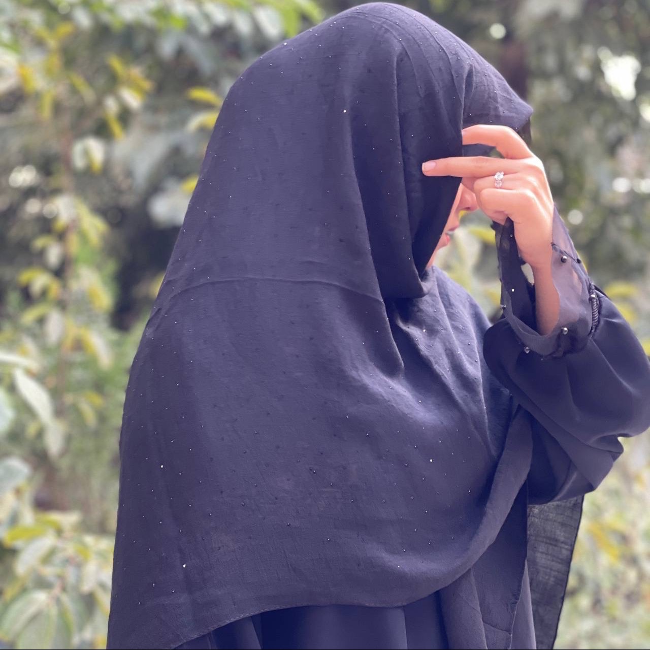 روسری مشکی نگین دار
