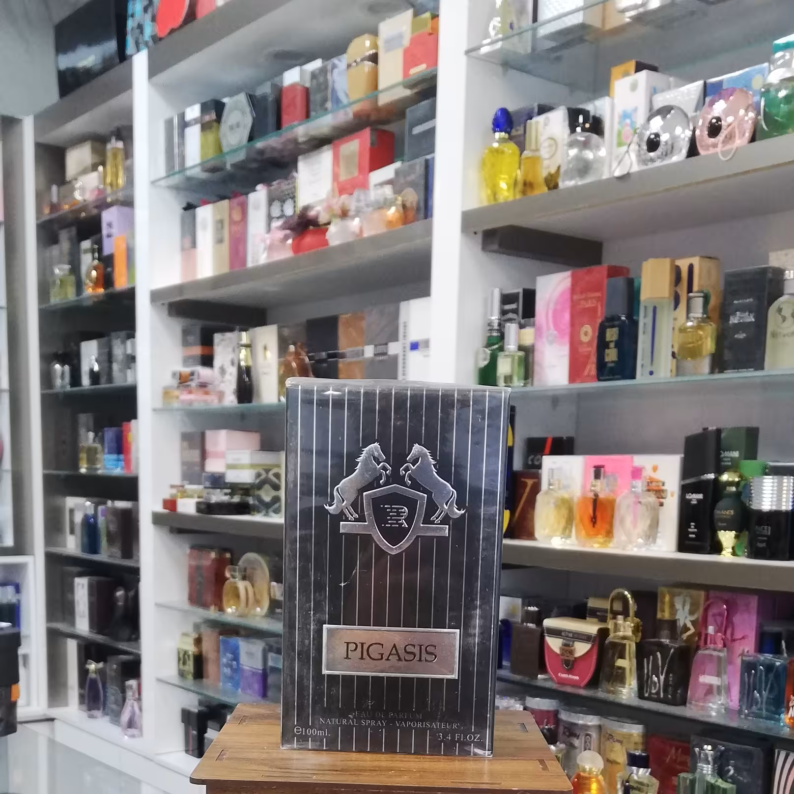 عطر ادکلن رونا پیگاسیس ROVENA PIGASIS