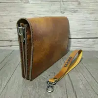 کیف مدارک اسپرت دوشی چرم طبیعی دست دوز ایزاکو