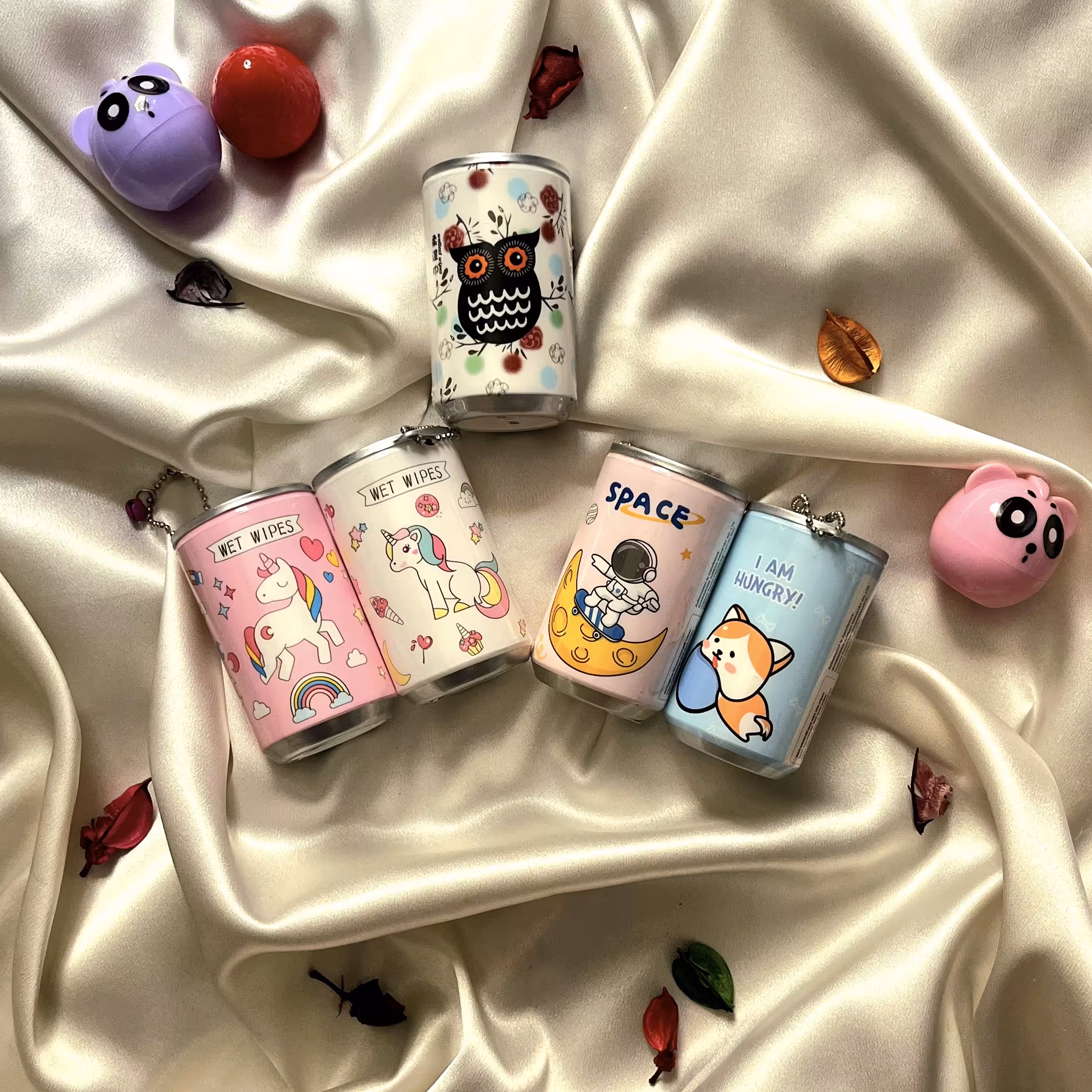 دستمال مرطوب قوطی فانتزی  (داخل هرکدام ده عدد دستمال مرطوب هست)