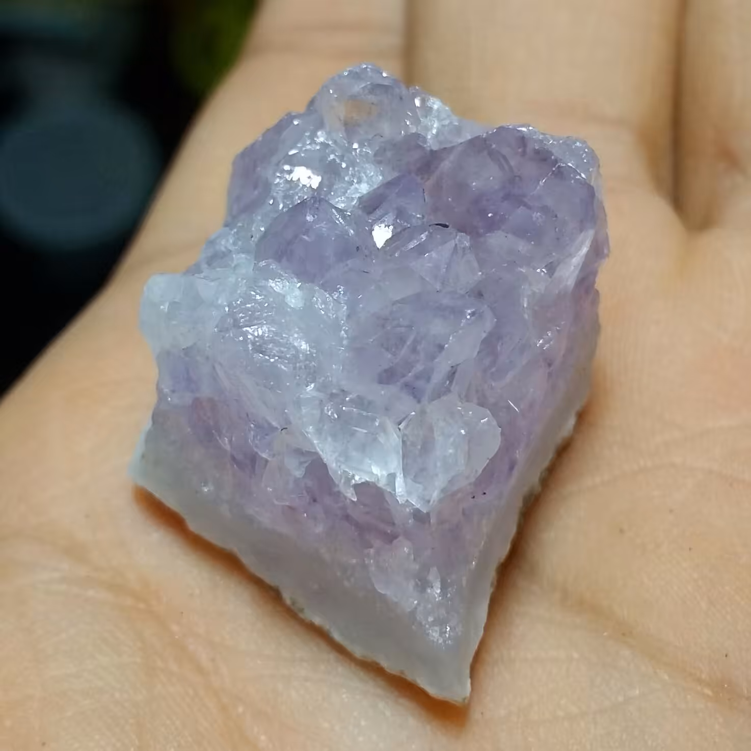 سنگ راف حبه شده آمتیس بلور درشت پر رنگ بسیار زیبا دیدنی کاملا طبیعی شاهکار خلقت خااااص و بی نظیر
کد 7928